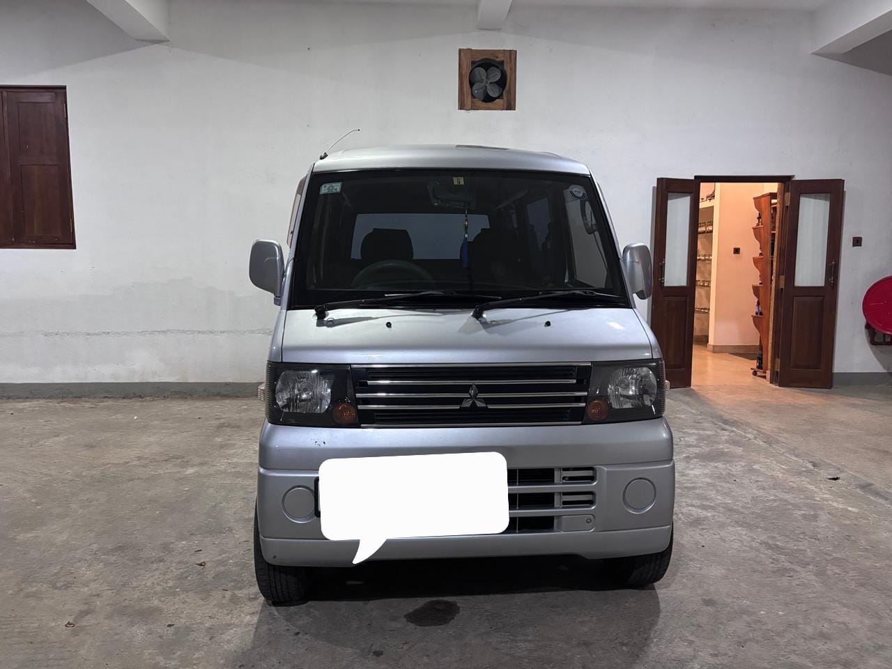 Mitsubishi Minicab 2016 ads-image-1