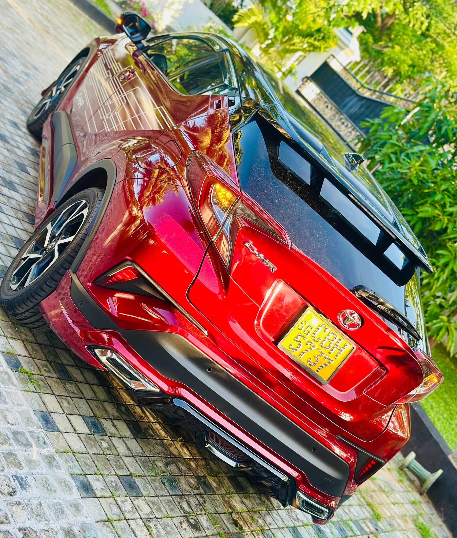 Toyota CHR 2018 - பயன்படுத்தப்பட்டது SUV sale in Sri Lanka - patpat.lk