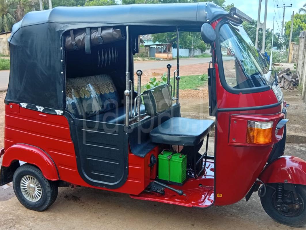 Bajaj 4 stroke 2013 - பயன்படுத்தப்பட்டது முச்சக்கர வண்டி sale in Sri Lanka - patpat.lk