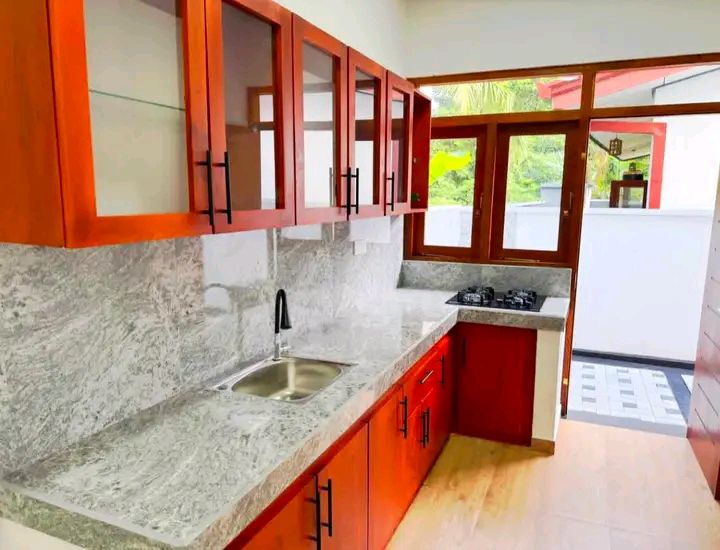 House for Sale in Athurugiriya