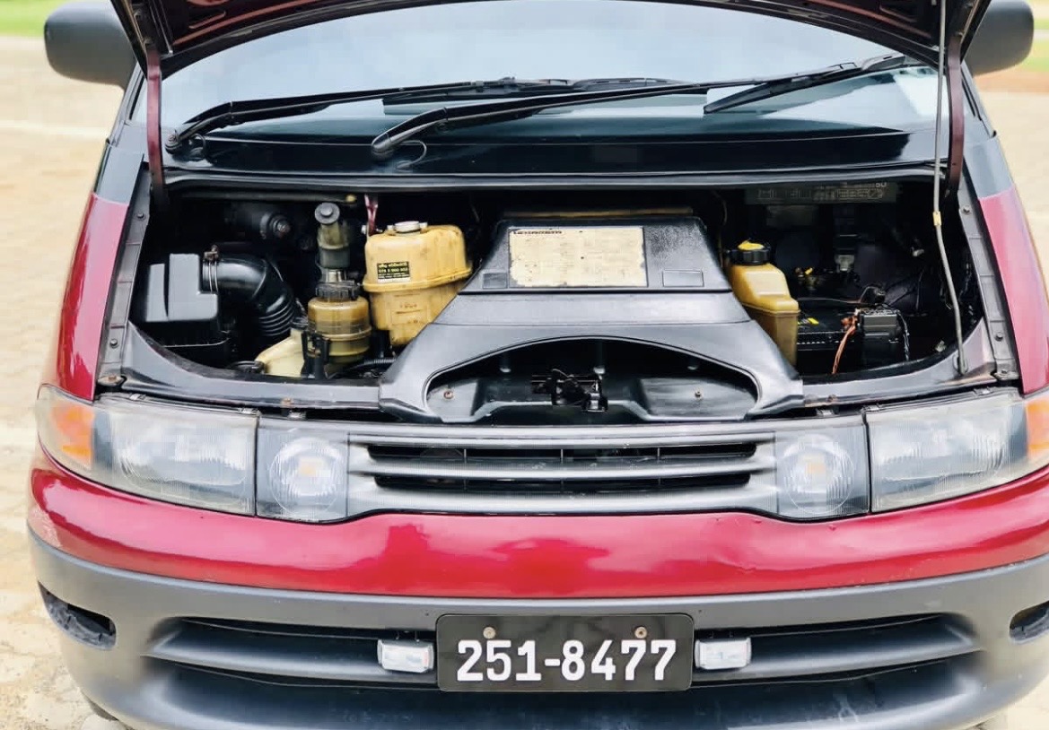 Toyota LUSIDA 1992 - பயன்படுத்தப்பட்டது வேன் sale in Sri Lanka - patpat.lk