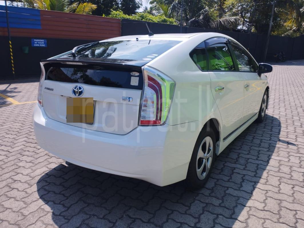 Toyota Prius 2014 - பயன்படுத்தப்பட்டது கார் sale in Sri Lanka - patpat.lk