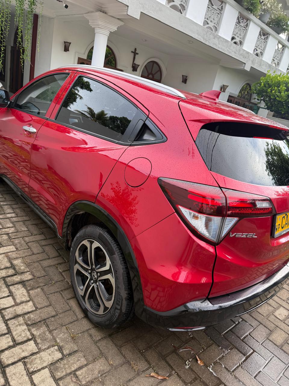 Honda Vezel 2016 - Used SUV sale in Sri Lanka - patpat.lk