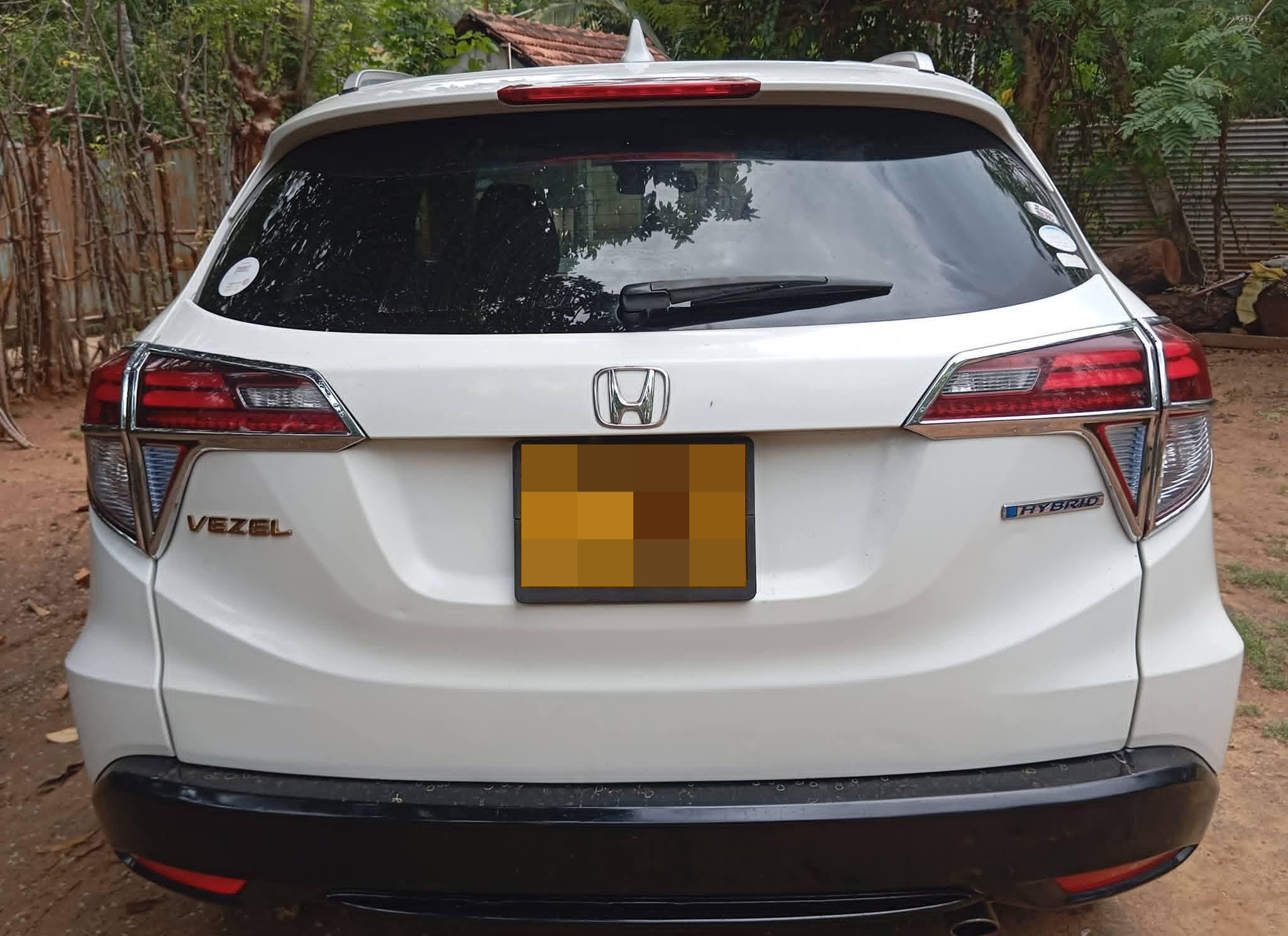 Honda Vezel 2015 - பயன்படுத்தப்பட்டது SUV sale in Sri Lanka - patpat.lk