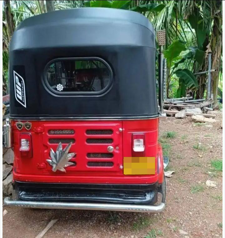 Bajaj 4 stroke 2011 - Used Three wheeler sale in Sri Lanka - patpat.lk