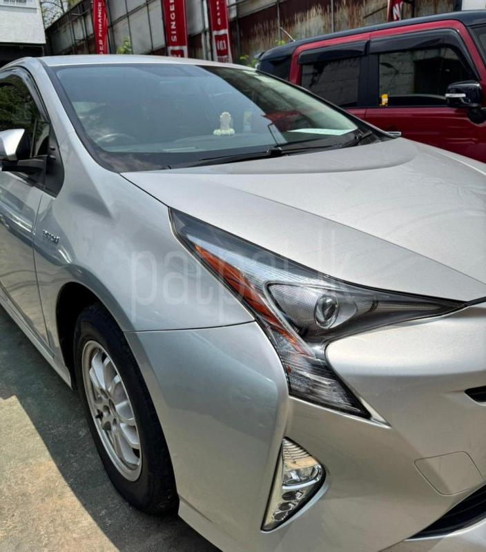 Toyota Prius 2016 - භාවිතා කරන ලද කාර් sale in Sri Lanka - patpat.lk