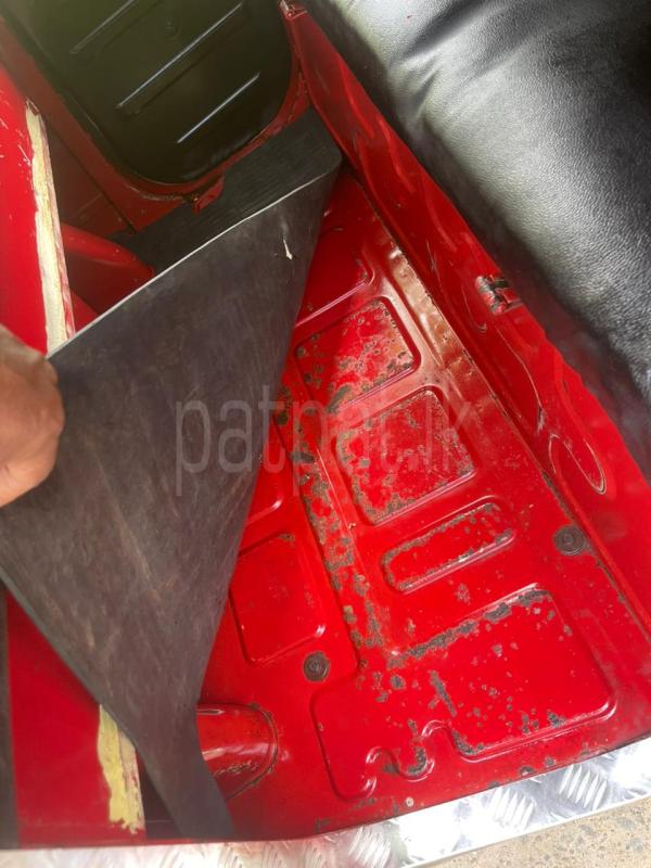 Bajaj Three Wheel 2013 - மறுசீரமைக்கப்பட்டது முச்சக்கர வண்டி sale in Sri Lanka - patpat.lk