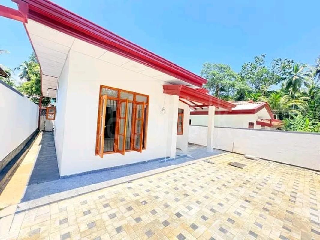 House for Sale in Weliveriya ads-image-1