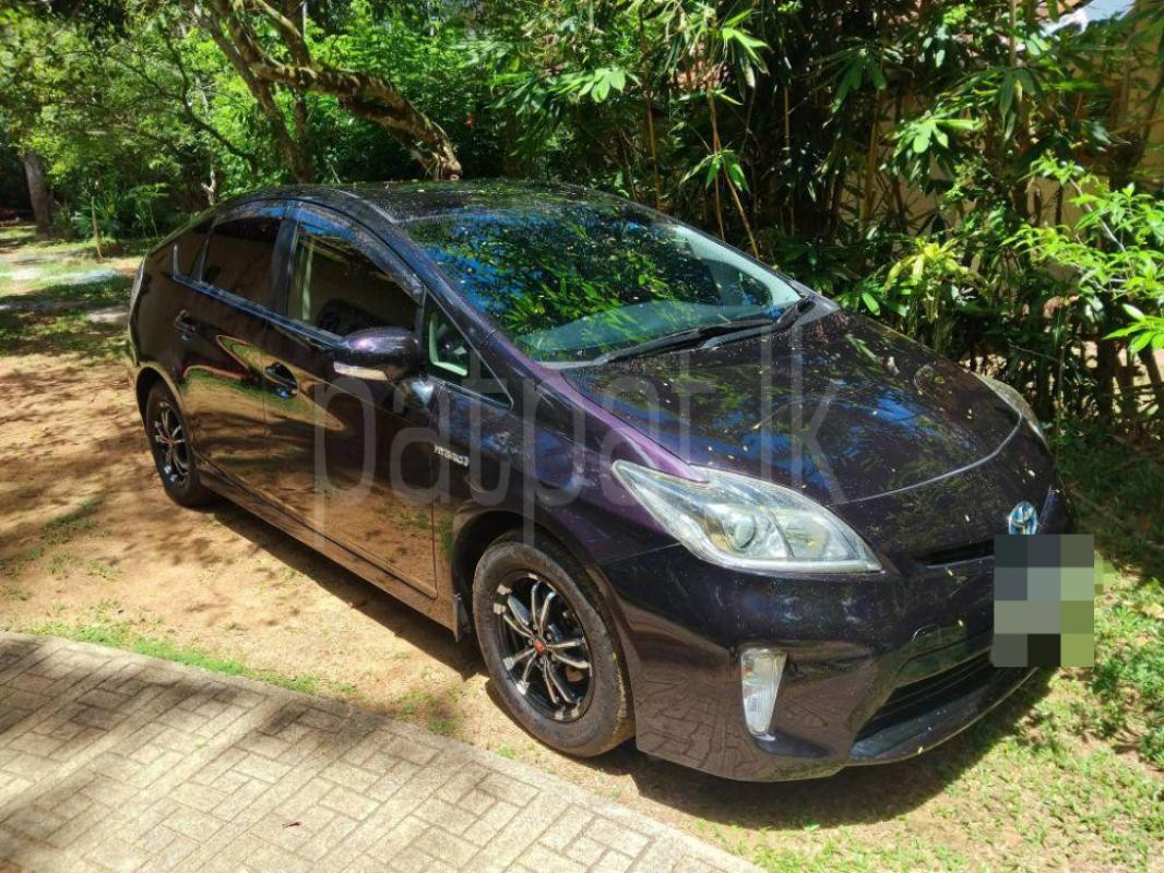 Toyota Prius 2013 - Reconditioned Car sale in Sri Lanka - patpat.lk