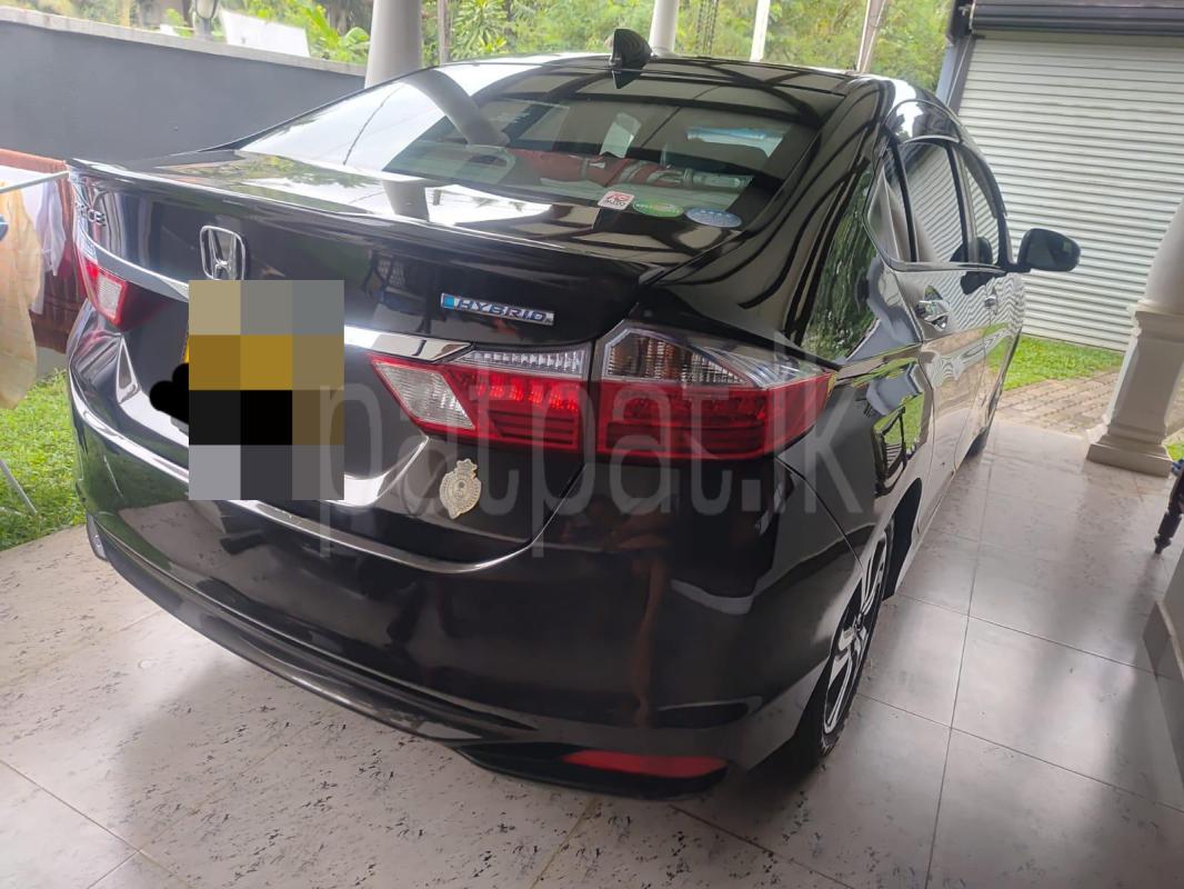 Honda Grace 2015 - பயன்படுத்தப்பட்டது கார் sale in Sri Lanka - patpat.lk
