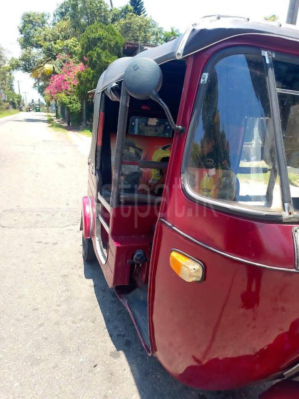Bajaj Three Wheel 2005 - பயன்படுத்தப்பட்டது முச்சக்கர வண்டி sale in Sri Lanka - patpat.lk