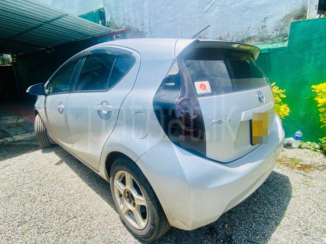 Toyota Aqua 2013 - பயன்படுத்தப்பட்டது கார் sale in Sri Lanka - patpat.lk
