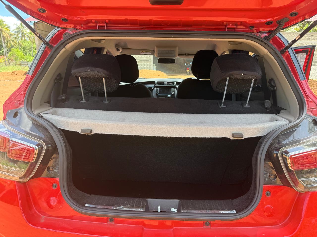 Mahindra KUV 2024 - பயன்படுத்தப்பட்டது SUV sale in Sri Lanka - patpat.lk