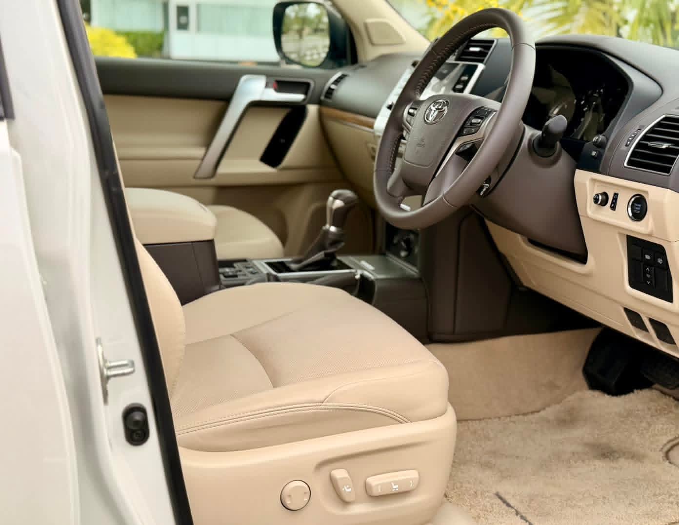 Toyota Land Cruiser 2023 - பயன்படுத்தப்பட்டது SUV sale in Sri Lanka - patpat.lk