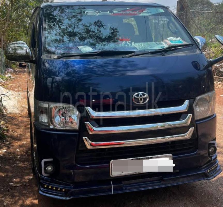 Toyota Hiace 2011 - பயன்படுத்தப்பட்டது வேன் sale in Sri Lanka - patpat.lk