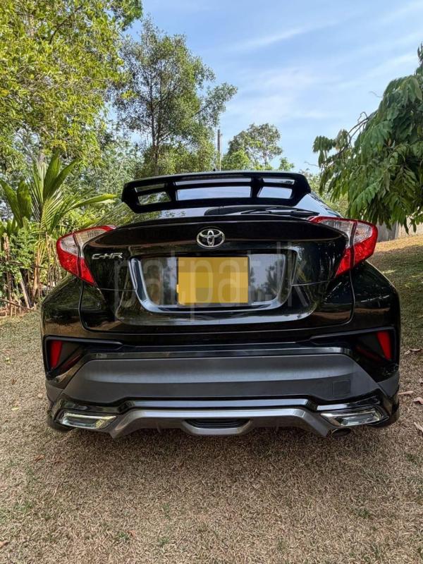 Toyota CHR 2017 - Used SUV sale in Sri Lanka - patpat.lk