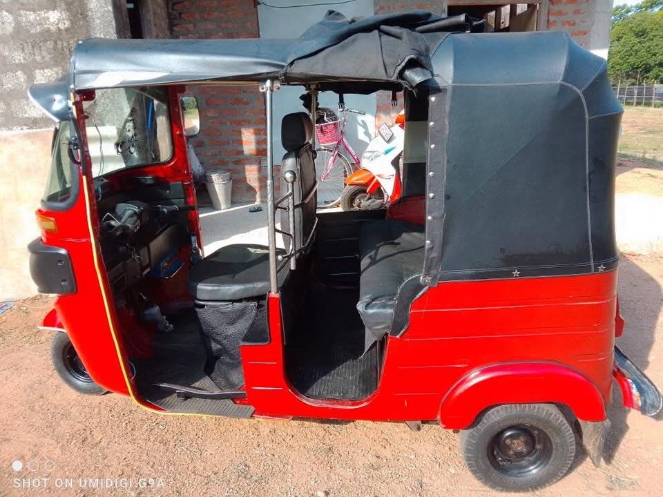 Bajaj 4 stroke 2015 - பயன்படுத்தப்பட்டது முச்சக்கர வண்டி sale in Sri Lanka - patpat.lk
