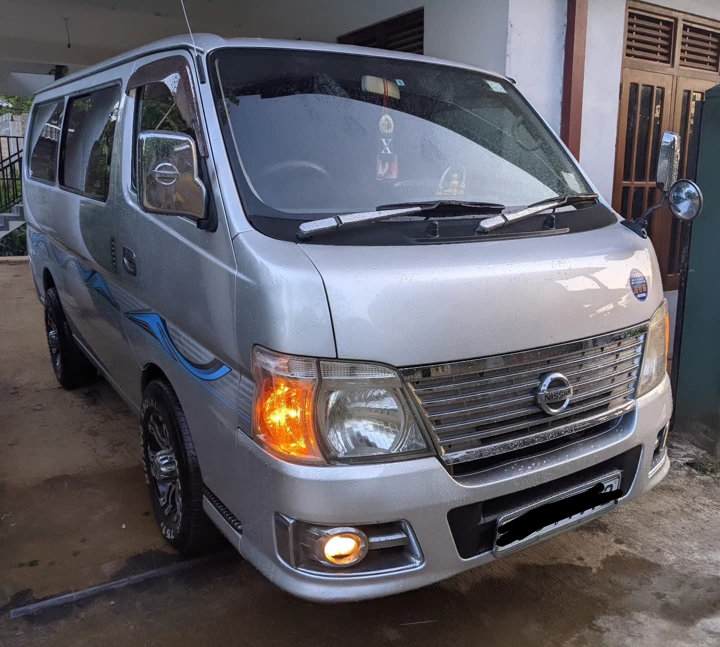 Nissan Caravan 2011 ads-image-1