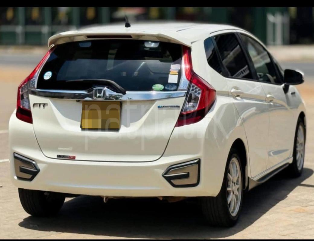 Honda Fit 2014 - பயன்படுத்தப்பட்டது கார் sale in Sri Lanka - patpat.lk
