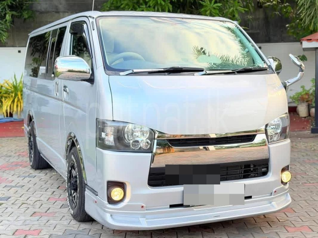 Toyota Hiace 2005 - பயன்படுத்தப்பட்டது வேன் sale in Sri Lanka - patpat.lk