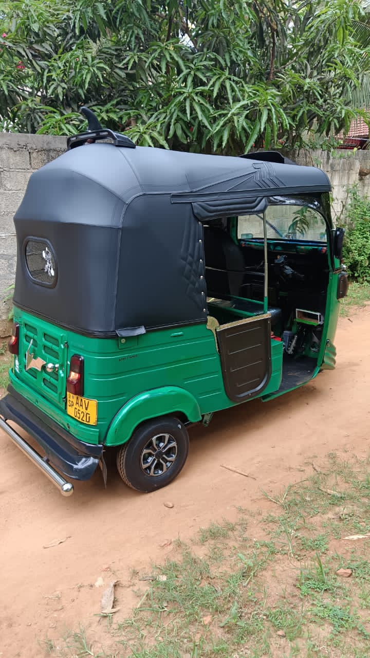 Bajaj Three Wheel 2014 - பயன்படுத்தப்பட்டது முச்சக்கர வண்டி sale in Sri Lanka - patpat.lk