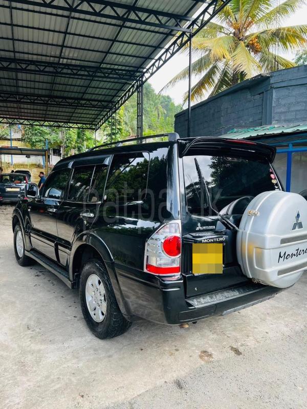 Mitsubishi Montero 2004 - பயன்படுத்தப்பட்டது SUV sale in Sri Lanka - patpat.lk
