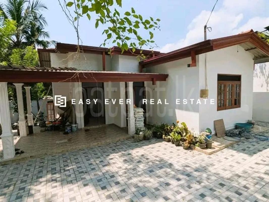 House for Sale in Athurugiriya