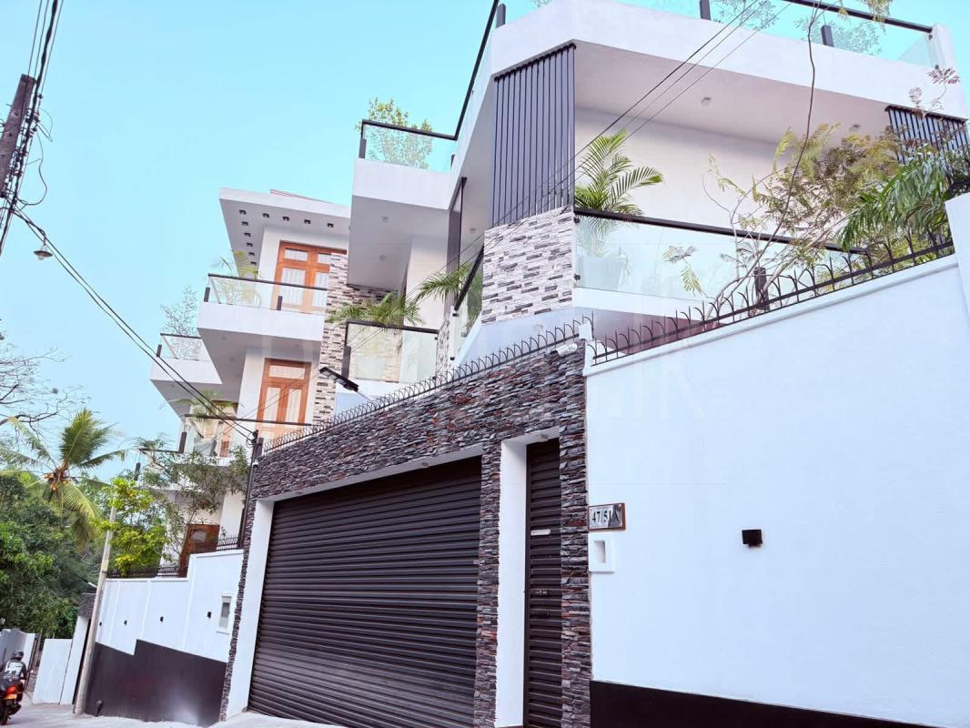 House for Sale in Pelawatta ads-image-1