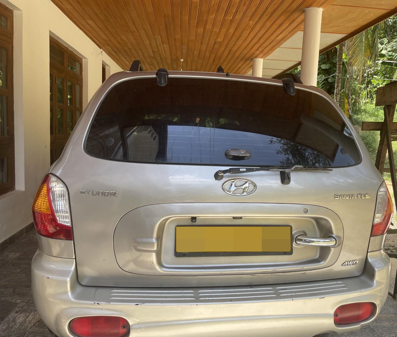 Hyundai Santa Fe 2003 - பயன்படுத்தப்பட்டது SUV sale in Sri Lanka - patpat.lk