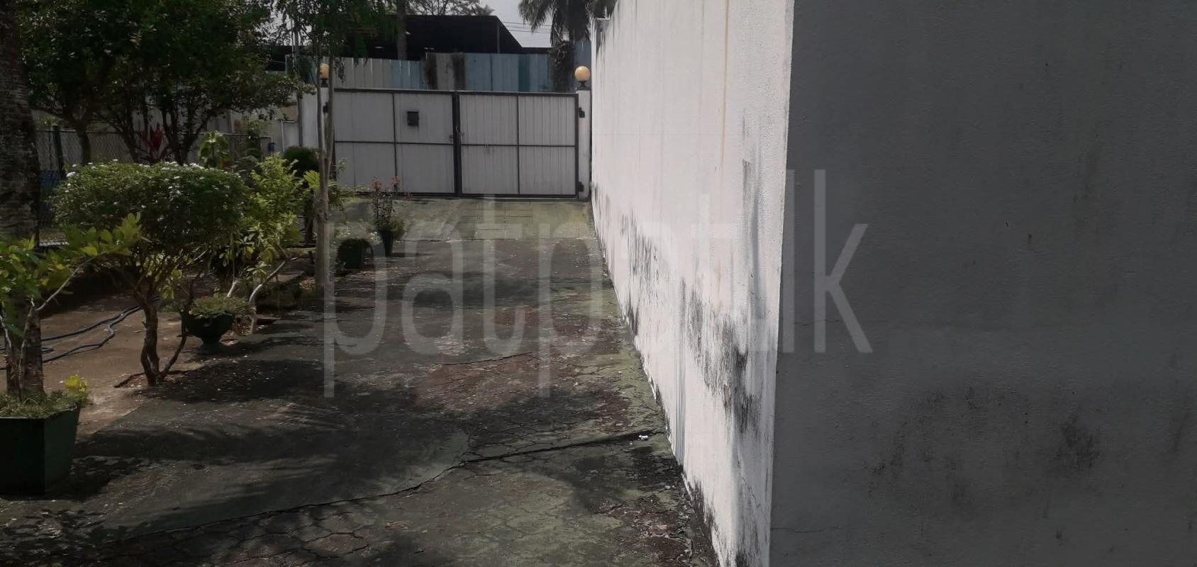 Commercial Land for Sale in Malabe