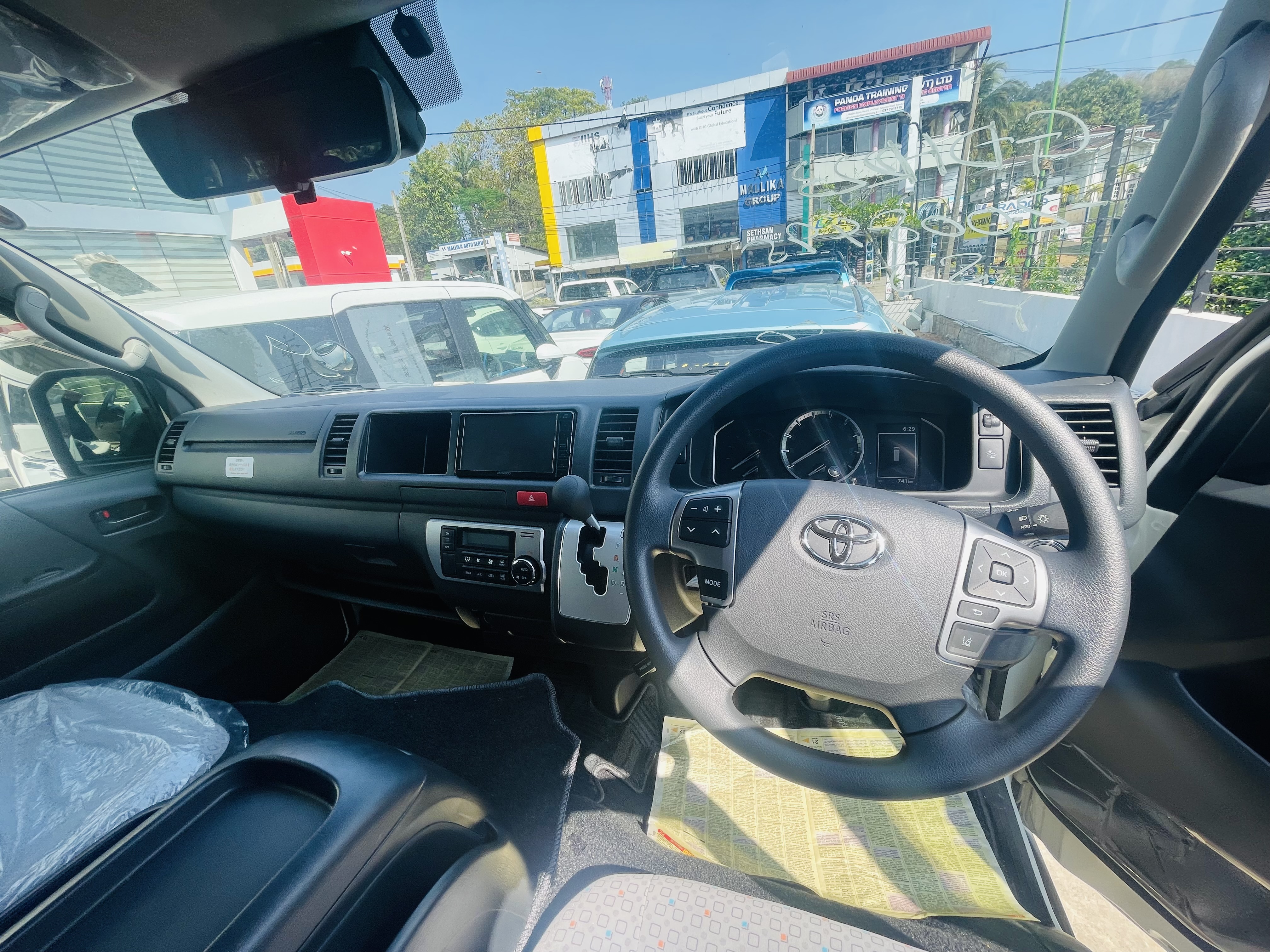 Toyota Hiace 2025 - சான்றளிக்கப்பட்டது வேன் sale in Sri Lanka - patpat.lk