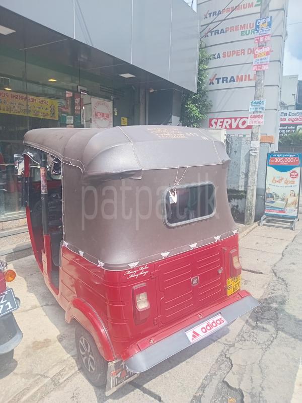 Bajaj Three Wheel 2015 - භාවිතා කරන ලද ත්‍රිරෝද රථය sale in Sri Lanka - patpat.lk