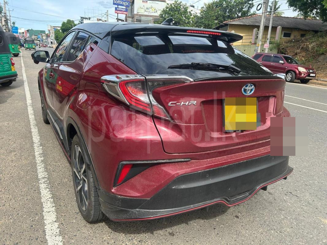 Toyota CHR 2018 - பயன்படுத்தப்பட்டது SUV sale in Sri Lanka - patpat.lk