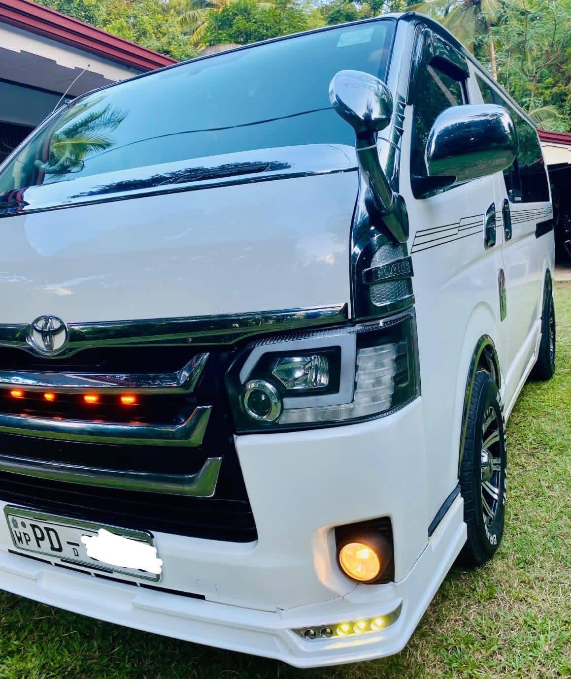 Toyota Hiace 2007 - Used Van sale in Sri Lanka - patpat.lk