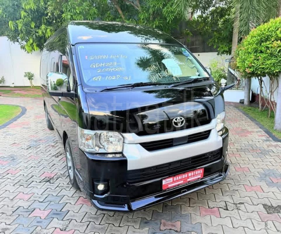 Toyota Hiace 2025 - අලුත් වෑන් රථය sale in Sri Lanka - patpat.lk