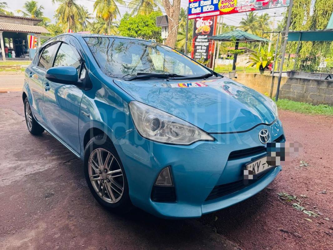 Toyota Aqua 2013 - பயன்படுத்தப்பட்டது கார் sale in Sri Lanka - patpat.lk