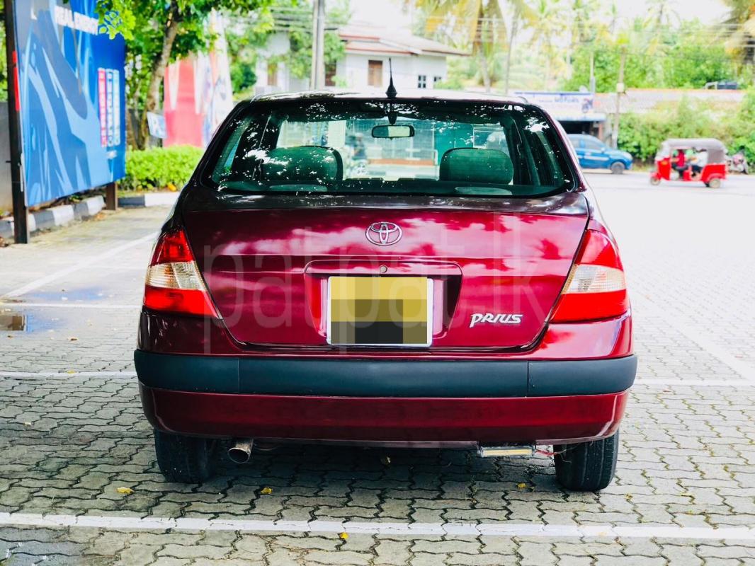 Toyota Prius 1998 - பயன்படுத்தப்பட்டது கார் sale in Sri Lanka - patpat.lk