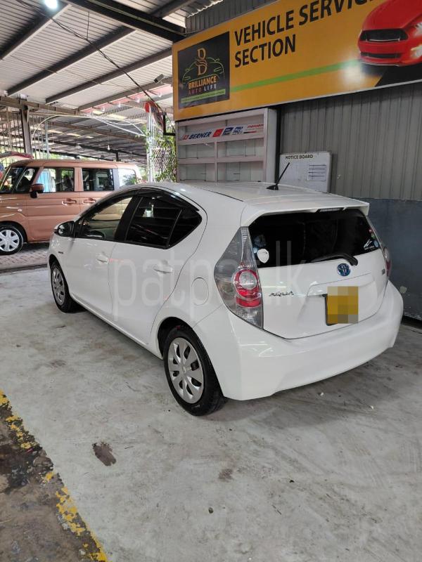 Toyota Aqua 2014 - பயன்படுத்தப்பட்டது கார் sale in Sri Lanka - patpat.lk