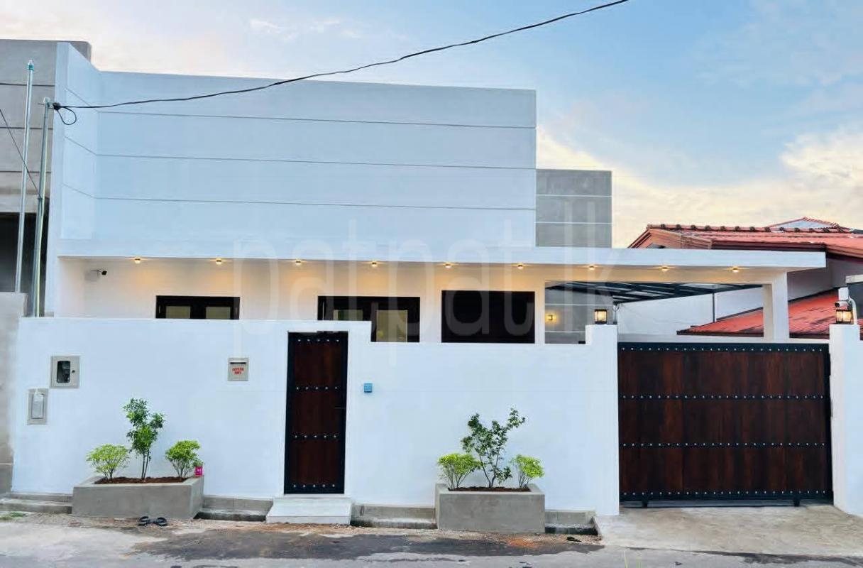 House for Sale in Athurugiriya
