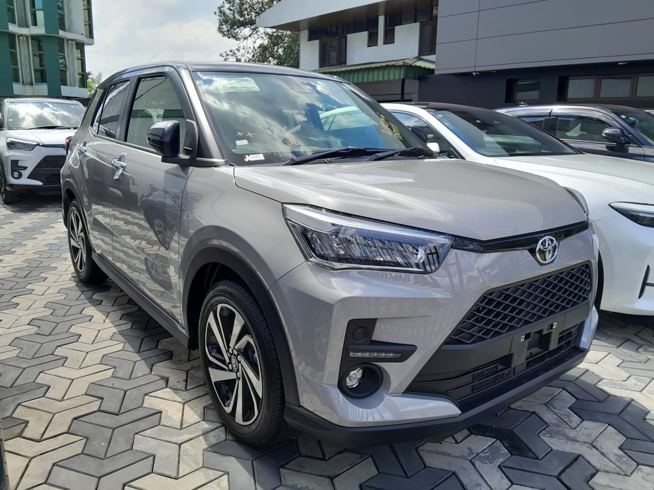 Toyota Raize 2026 - சான்றளிக்கப்பட்டது SUV sale in Sri Lanka - patpat.lk