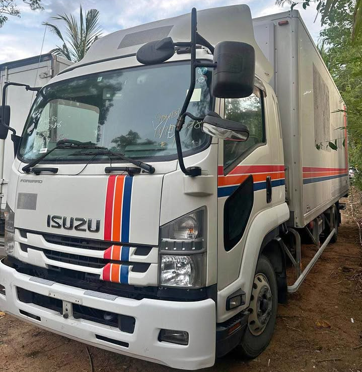 Isuzu Forward 2018 ads-image-1