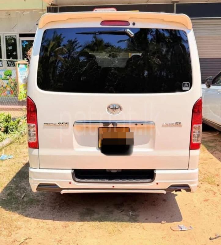 Toyota Hiace 2016 - பயன்படுத்தப்பட்டது வேன் sale in Sri Lanka - patpat.lk