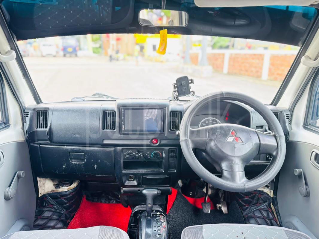 Mitsubishi Minicab 2011 - பயன்படுத்தப்பட்டது வேன் sale in Sri Lanka - patpat.lk