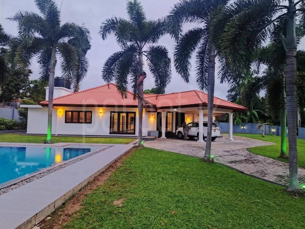 Hotel for Sale in Kandana