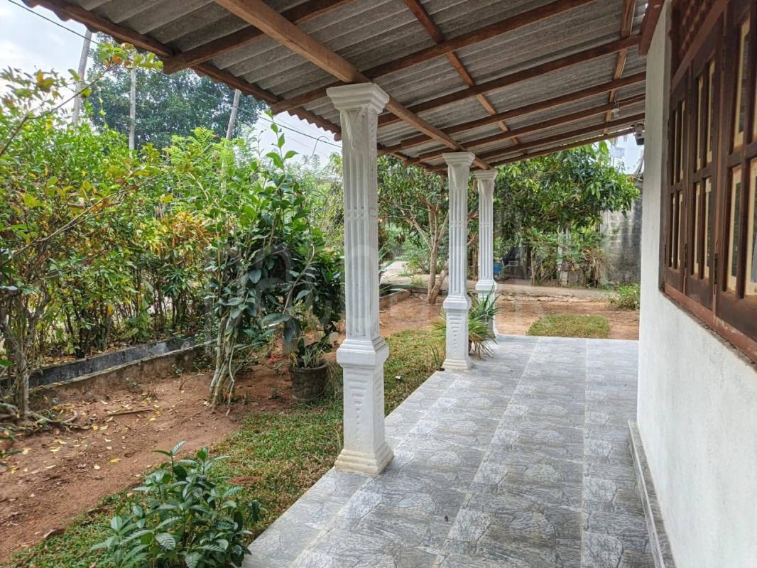 House for Sale in Veyangoda