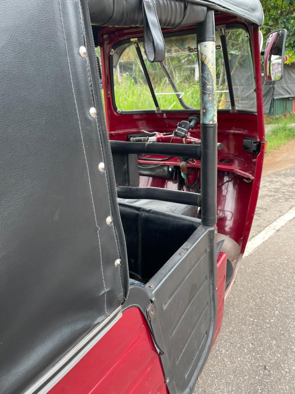 Bajaj Three Wheel 2005 - භාවිතා කරන ලද ත්‍රිරෝද රථය sale in Sri Lanka - patpat.lk
