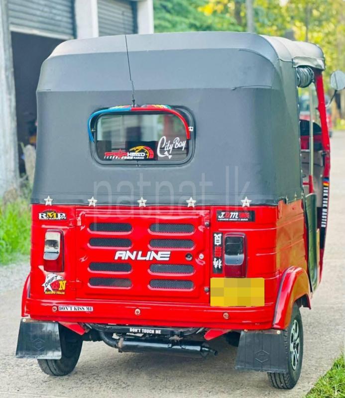 Bajaj Three Wheel 2016 - பயன்படுத்தப்பட்டது முச்சக்கர வண்டி sale in Sri Lanka - patpat.lk