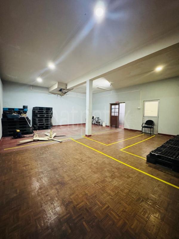 Building for Rent in Alutgama