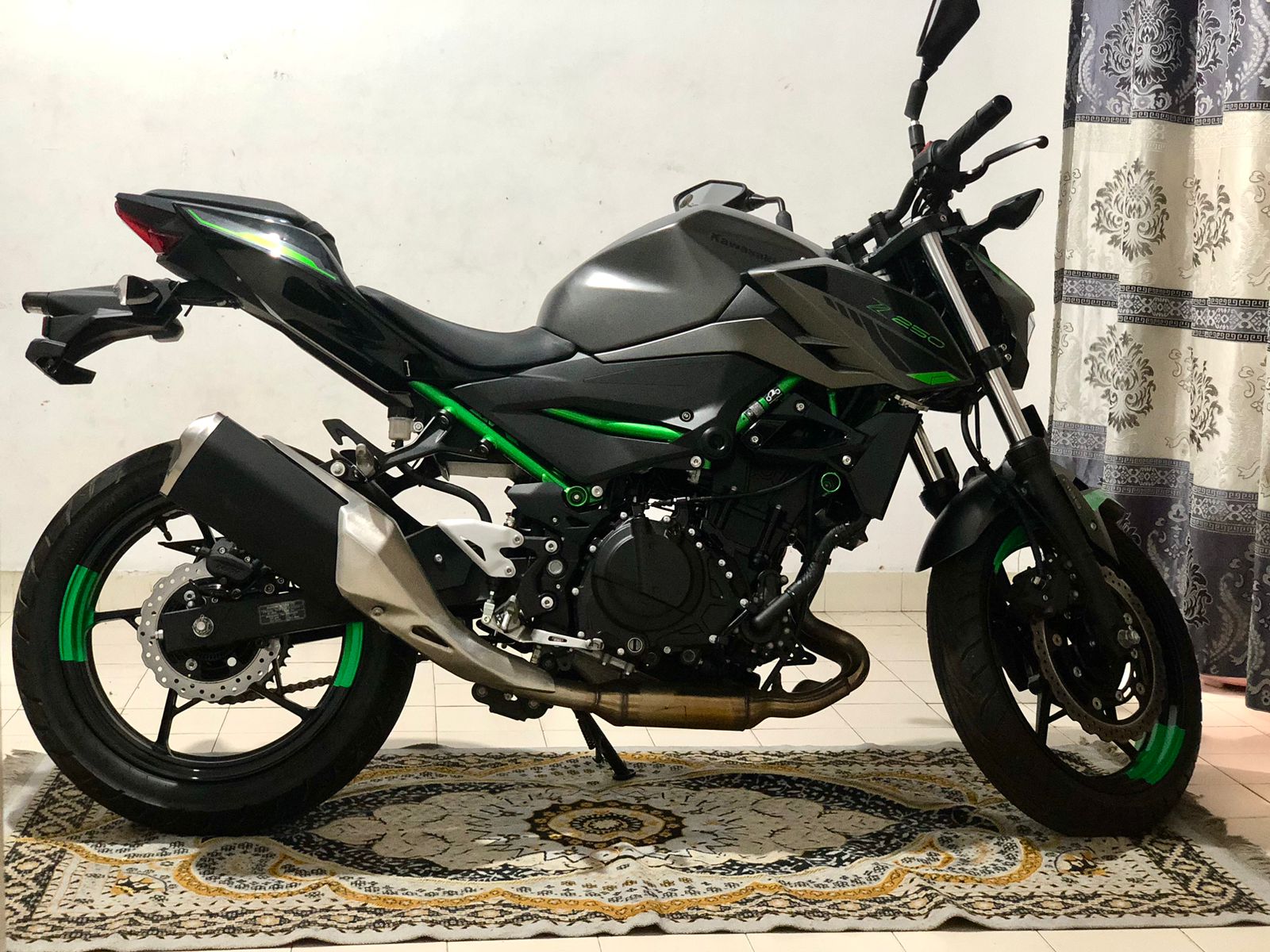 Kawasaki Z250 2025 - Brand New Bike sale in Sri Lanka - patpat.lk