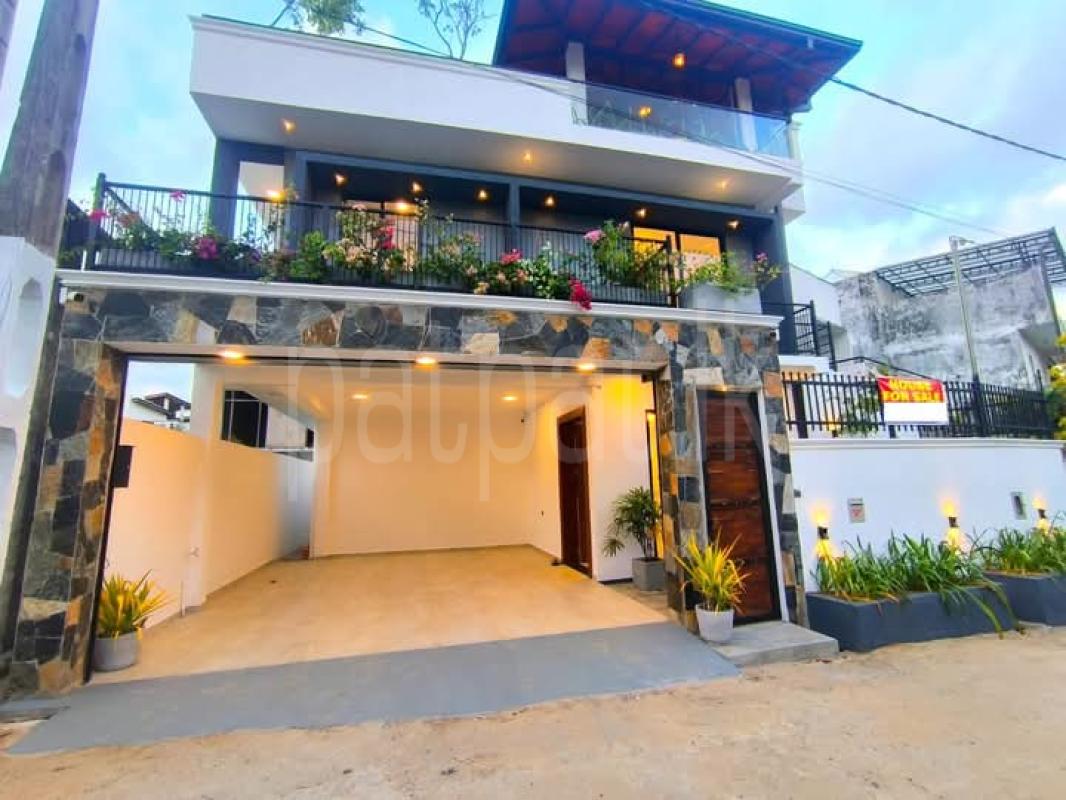 Advertisement image 6